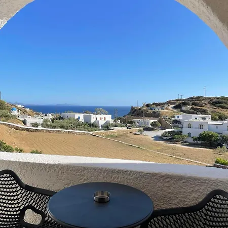 Village Twins איוס חורה