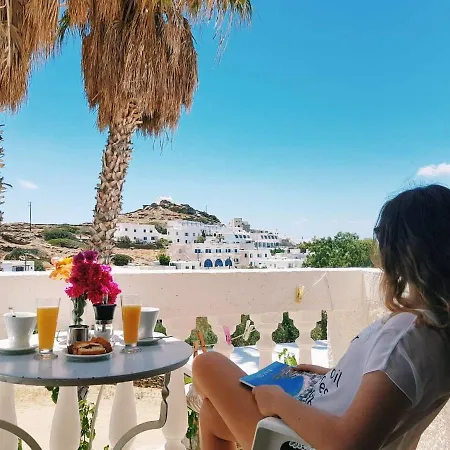 Pensión Village Twins 3*