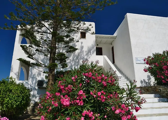 Village Twins Chora (Ios)